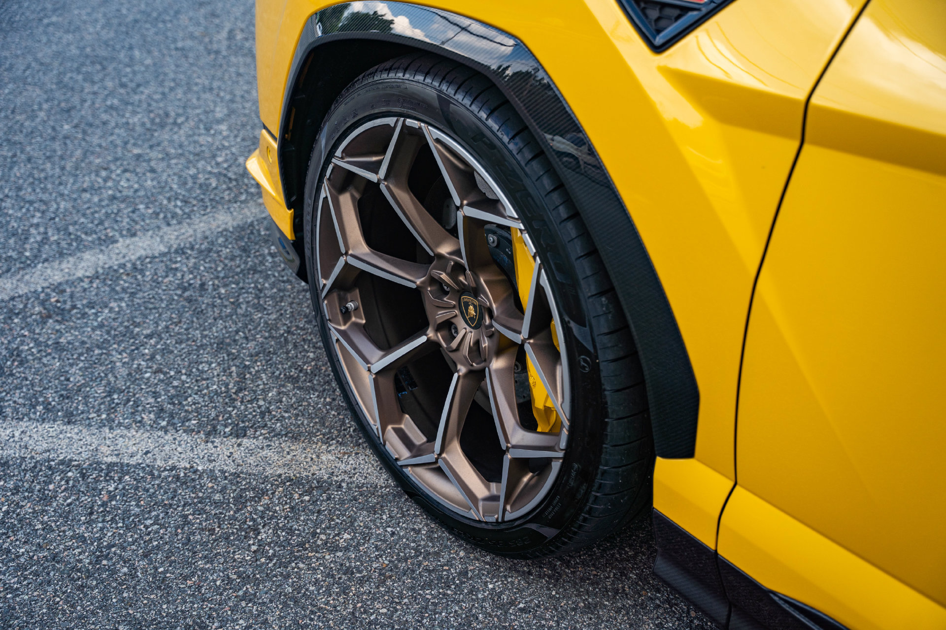 Used 2024 Lamborghini Urus Performante AWD/4WD image 34