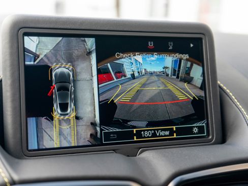 Used 2023 Aston Martin V8 Vantage Coupe image 18