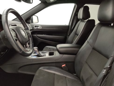 Used 2020 Jeep Grand Cherokee Altitude RWD image 17
