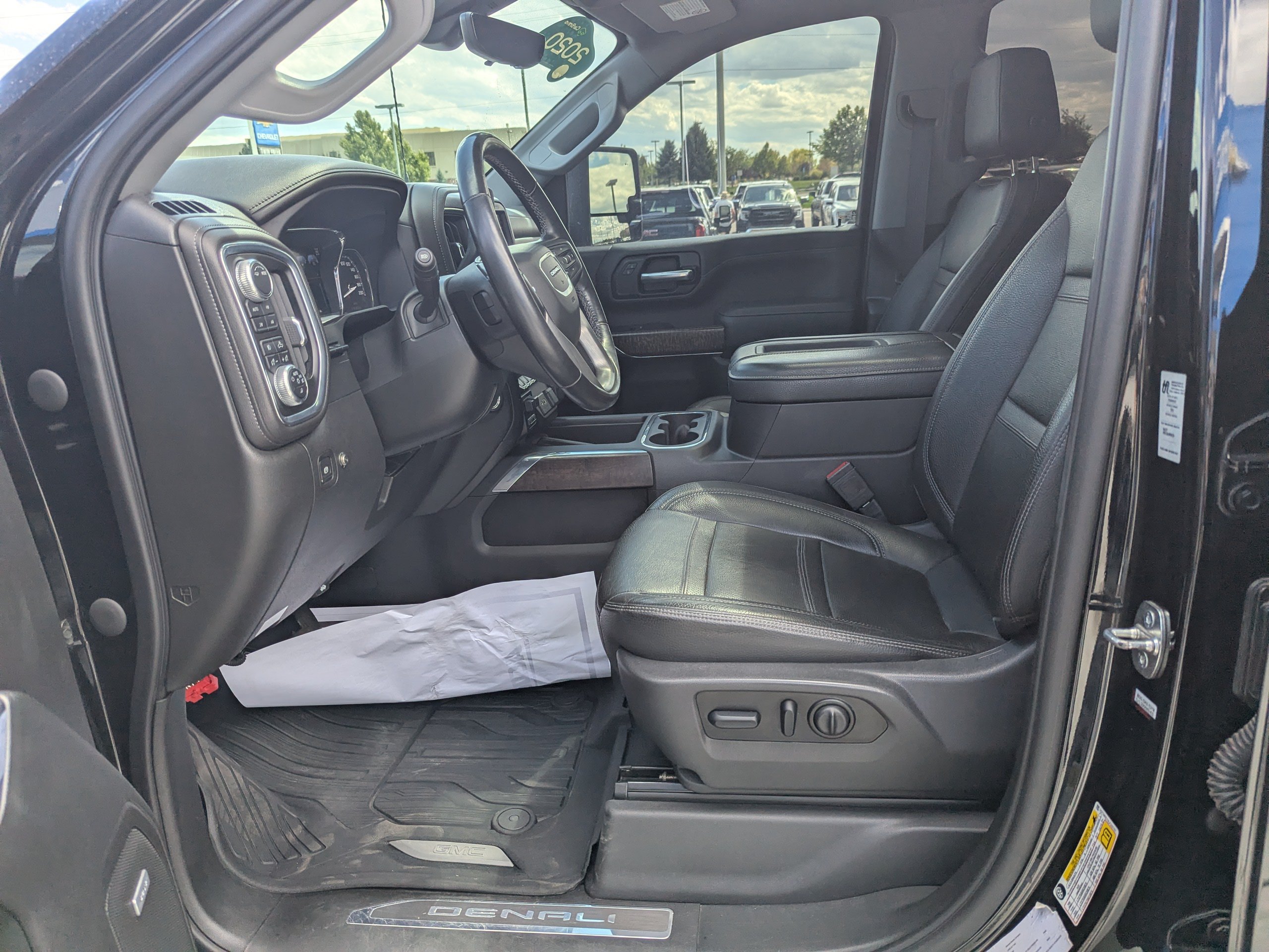 Used 2020 GMC Sierra 2500 Denali w/ Denali Ultimate Package AWD/4WD image 12