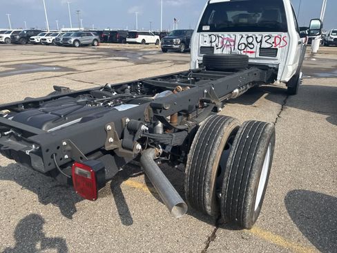 New 2023 Ford F450 XLT w/ XLT Value Package image 11