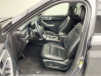 Certified 2022 Ford Explorer XLT w/ Equipment Group 202A