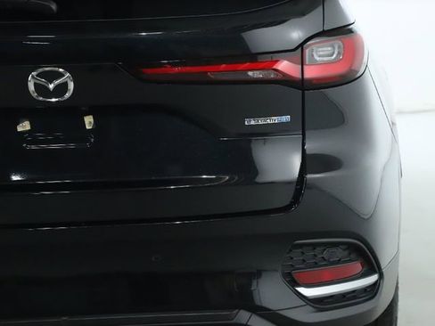 Certified 2025 MAZDA CX-70 Plug-In Hybrid w/ Premium Pkg image 17