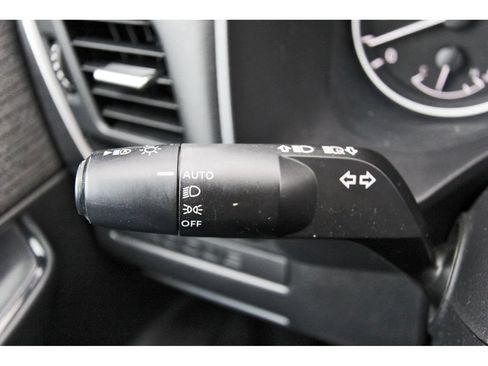 Used 2023 Nissan Rogue S FWD image 9