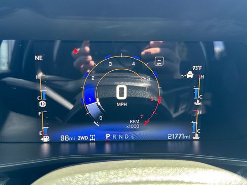 Used 2023 Chevrolet Colorado Trail Boss w/ Technology Package AWD/4WD image 15