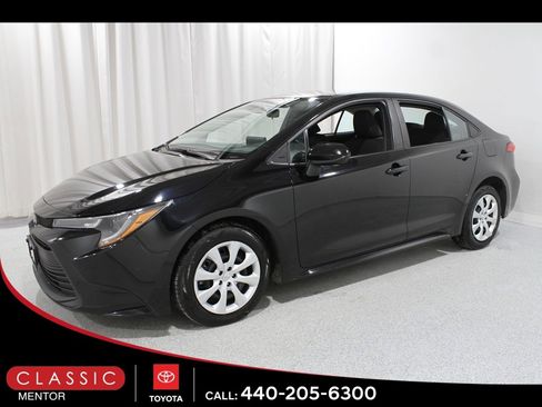 Certified 2023 Toyota Corolla LE image 3