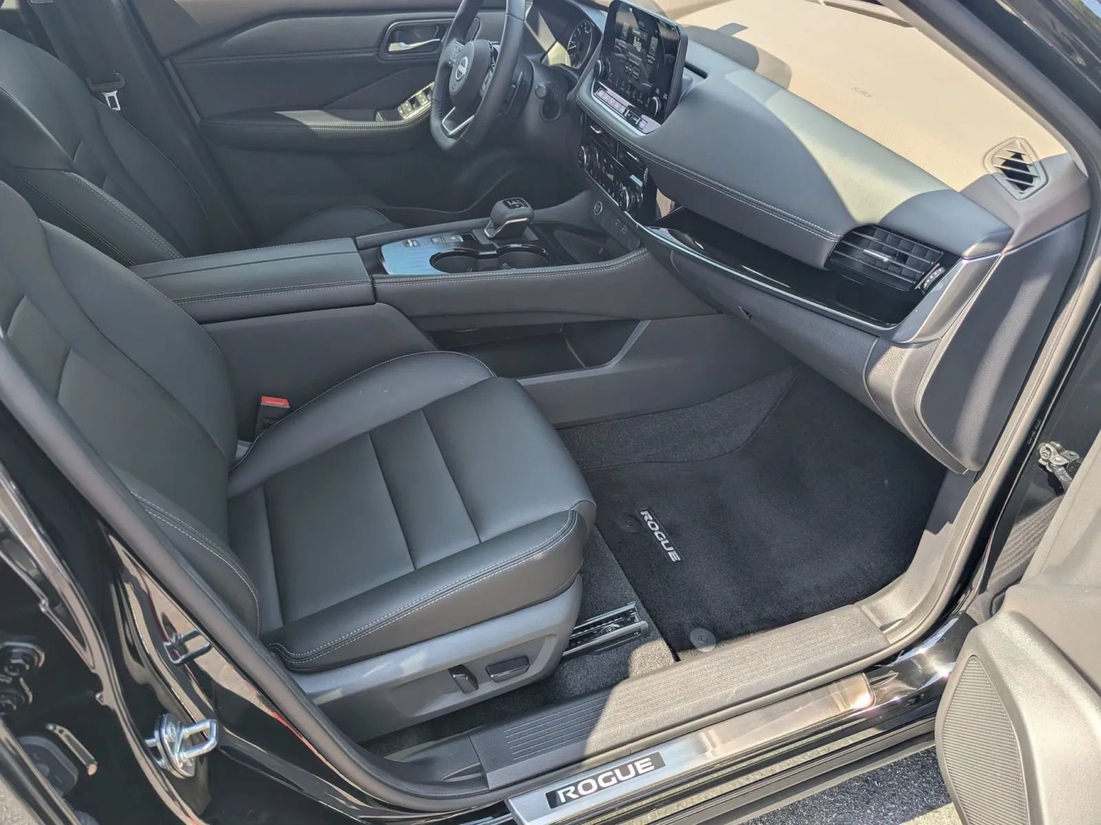 Certified 2023 Nissan Rogue SL w/ SL Premium Package FWD image 12