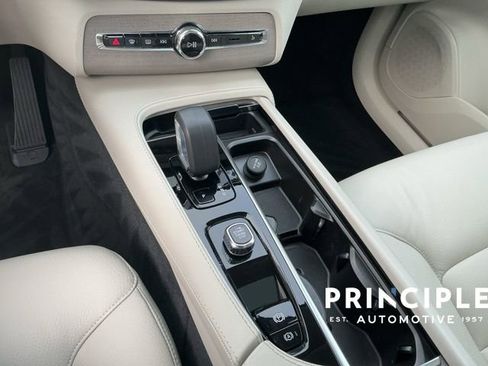 Certified 2025 Volvo XC90 T8 Plus w/ Protection Package AWD/4WD image 17