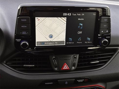 Used 2018 Hyundai Elantra GT Sport w/ Sport Tech Package 04 image 21