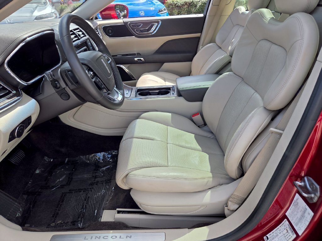 Used 2018 Lincoln Continental Reserve FWD image 9