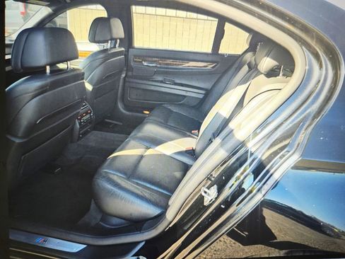 Used 2015 BMW 750Li xDrive image 8