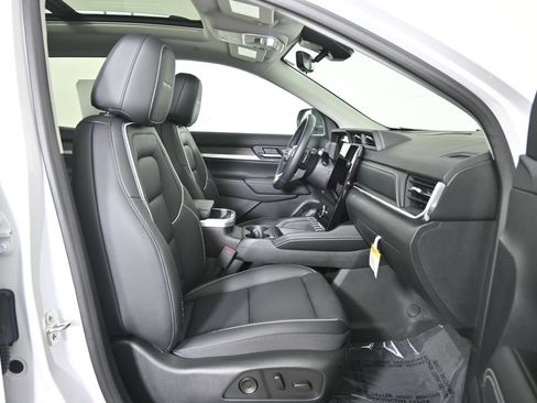 Used 2026 GMC Terrain Denali w/ LPO, Floor Liner Package AWD/4WD image 13