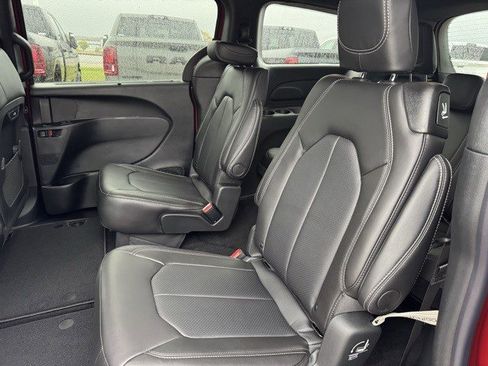 New 2026 Chrysler Pacifica Select image 28