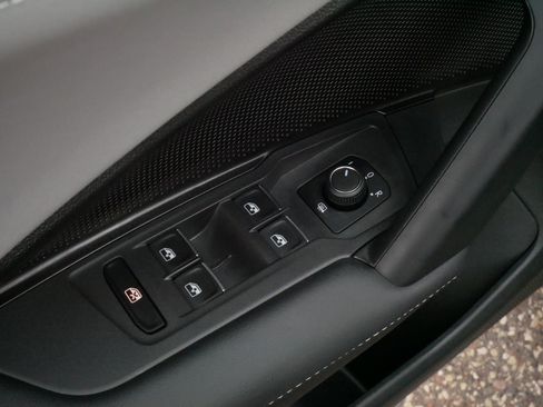 Used 2026 Volkswagen Tiguan SE R-Line AWD/4WD image 19