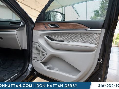 Used 2021 Jeep Grand Cherokee L Summit w/ Advanced Protech Group IV AWD/4WD image 27