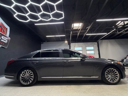 Used 2018 Genesis G90 3.3T Premium RWD image 10