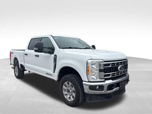 Used 2024 Ford F250 XLT w/ FX4 Off-Road Package image 3