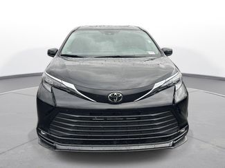 Used 2026 Toyota Sienna XLE video 3