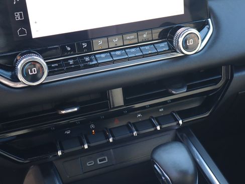 Used 2024 GMC Canyon Elevation w/ Convenience Package image 36