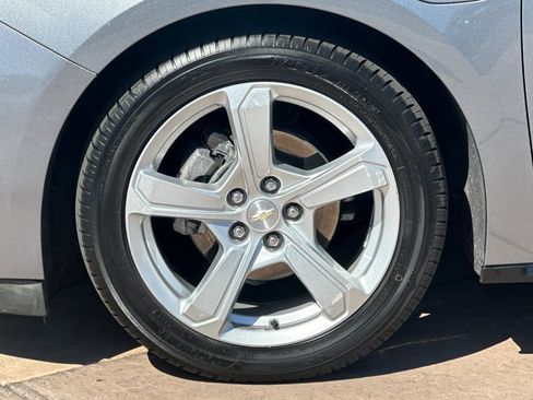 Used 2018 Chevrolet Volt LT FWD image 32