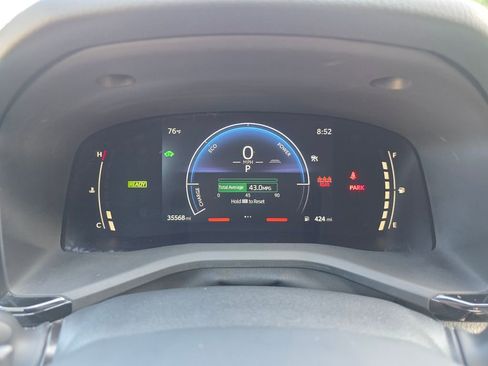 Used 2025 Toyota Camry SE w/ Convenience Package FWD image 31