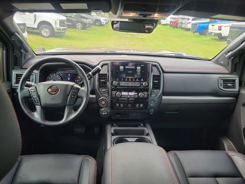 Used 2024 Nissan Titan PRO-4X w/ Pro-4x Convenience Package AWD/4WD image 8