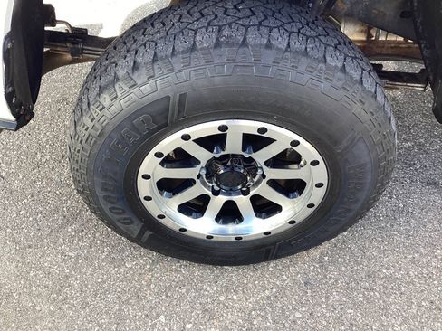 Used 2021 Toyota Tacoma SR RWD image 9