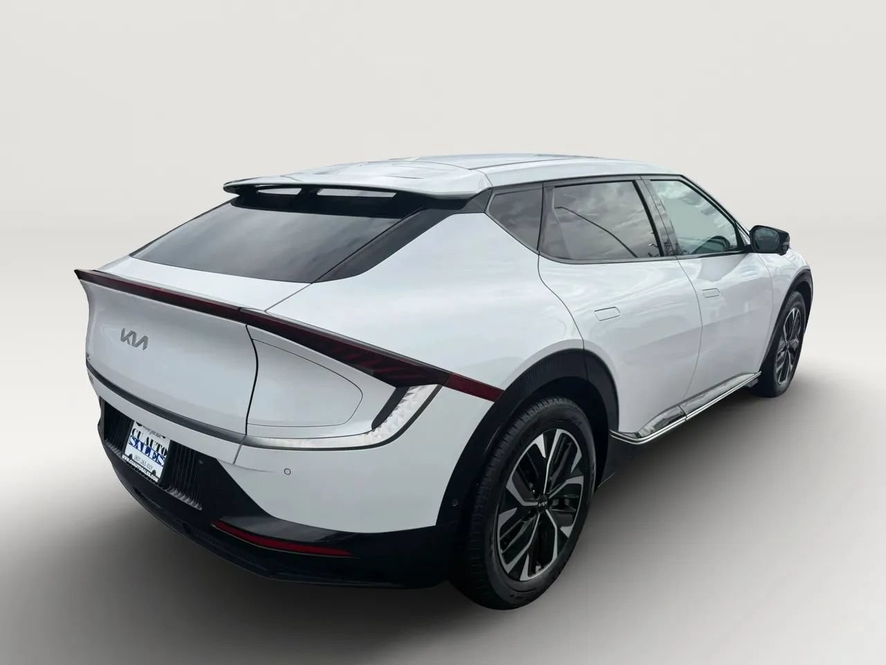 Used 2023 Kia EV6 Wind w/ Wind Technology Package AWD/4WD image 3