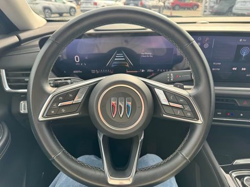 Used 2024 Buick Envision Preferred image 16