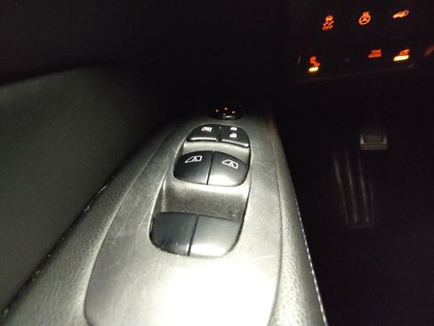 Used 2020 Nissan Pathfinder SL AWD/4WD image 27