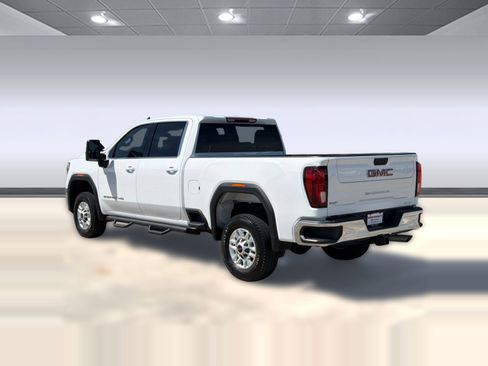 Used 2024 GMC Sierra 2500 SLE w/ SLE Value Package; image 3