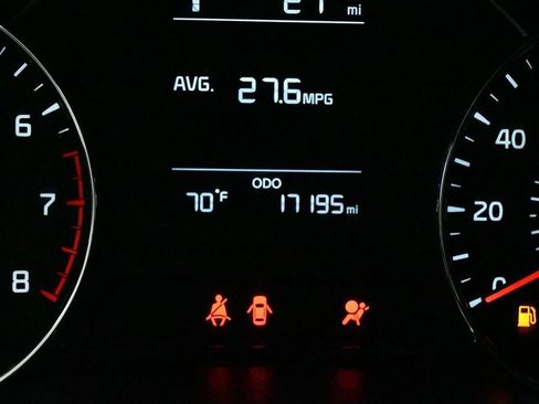Used 2017 Kia Forte LX FWD image 15