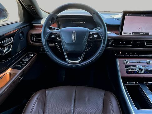 Used 2024 Lincoln Aviator Reserve w/ Elements Package Plus RWD image 6