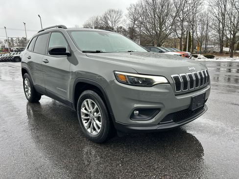 Used 2022 Jeep Cherokee Latitude Lux w/ Sun & Sound Group image 2