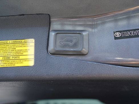 Used 2013 Toyota Highlander Plus FWD image 27