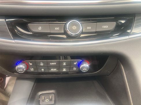 Certified 2018 Buick Enclave Premium w/ Experience Buick Package AWD/4WD image 33