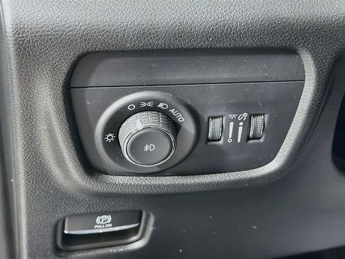 Used 2023 Jeep Grand Cherokee Limited w/ Luxury Tech Group II AWD/4WD image 10