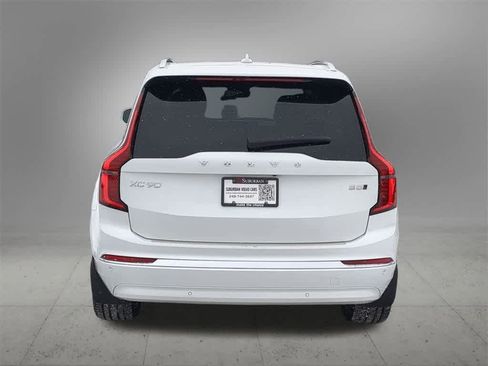 New 2025 Volvo XC90 B5 Plus w/ Protection Package Premier image 5