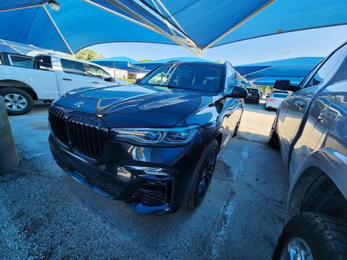 Used 2019 BMW X7 xDrive50i w/ Dynamic Handling Package AWD/4WD image 2
