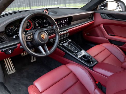 Certified 2024 Porsche 911 Carrera GTS image 4