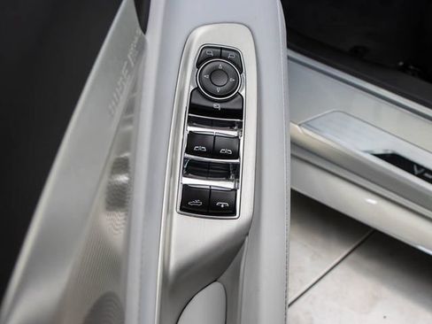 Used 2024 Chevrolet Corvette Stingray Premium Conv w/ Z51 Performance Package RWD image 14