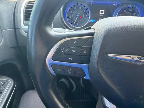 Used 2016 Chrysler 300 Limited RWD image 15