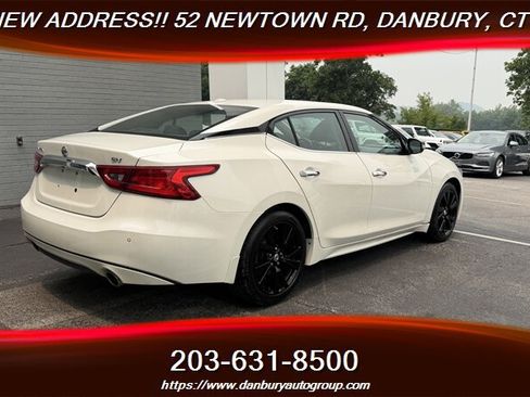 Used 2017 Nissan Maxima 3.5 SV w/ Interior Lighting Package FWD image 5