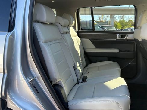 Used 2024 Hyundai Santa Fe Limited image 17