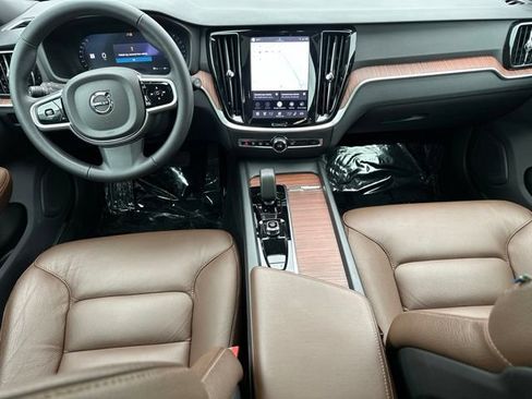 Certified 2025 Volvo V60 B5 Cross Country Plus AWD/4WD image 14