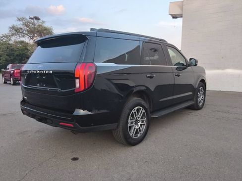 Used 2025 Ford Expedition Active RWD image 12