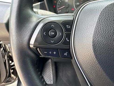 Used 2020 Toyota Corolla SE FWD image 12