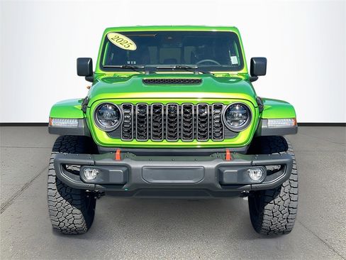 Certified 2025 Jeep Gladiator Mojave image 2