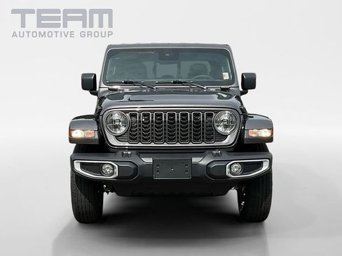 New 2025 Jeep Gladiator Sport image 2