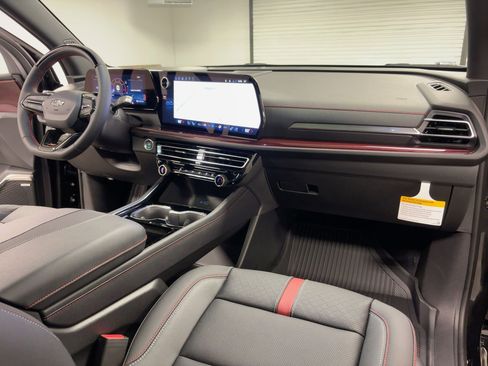 New 2026 Chevrolet Traverse RS w/ LPO, Floor Liner Package image 29